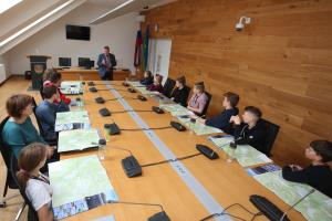 SVETOVNI DAN OTROK - obisk učencev OŠ Notranjski Odred Cerknica 08 FOTO LJUBO VUKELIČ